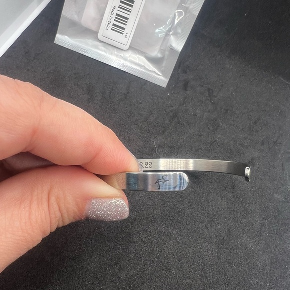 LEO Bracelet - Picture 2 of 8